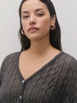 BLUSA DETALLE BOTON