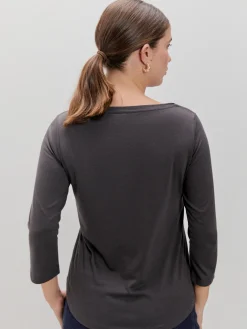 CAMISETA BORDADA ESTRELLAS
