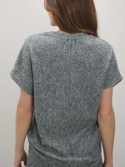 CAMISETA DETALLE BOTONES