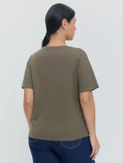 CAMISETA DETALLES METALICOS