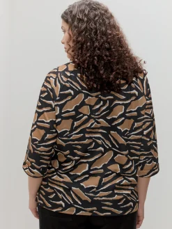 CAMISETA RANGLAN ESTAMPADA